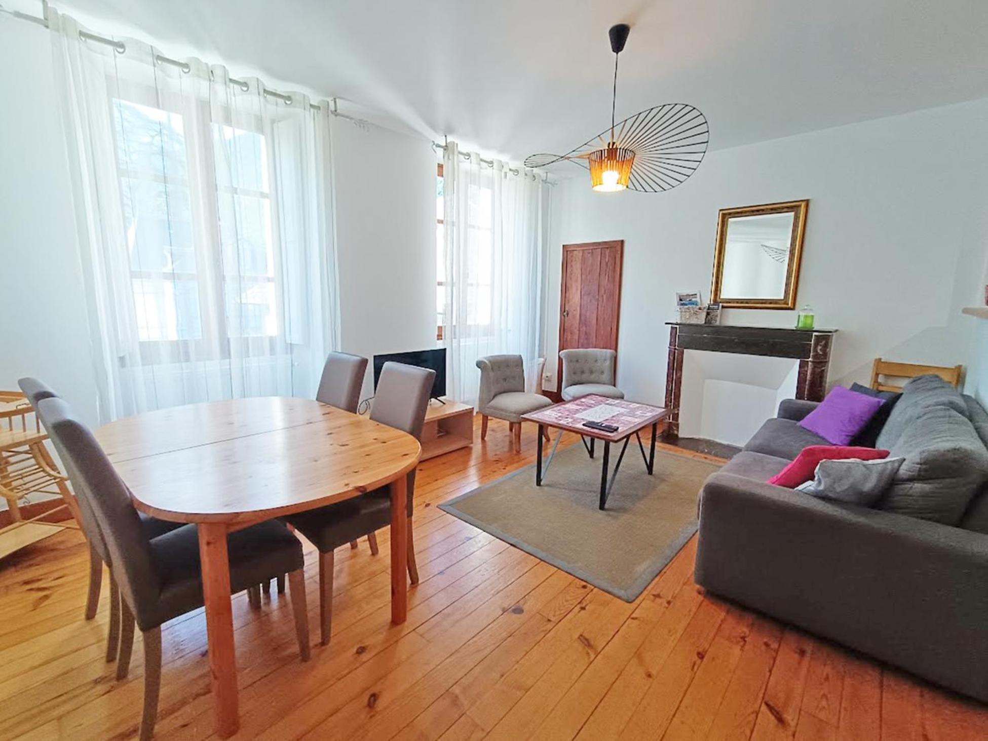 Appartement Le Petit Cerf, T3, Wifi, Cave à Bagnères-de-Luchon Extérieur photo