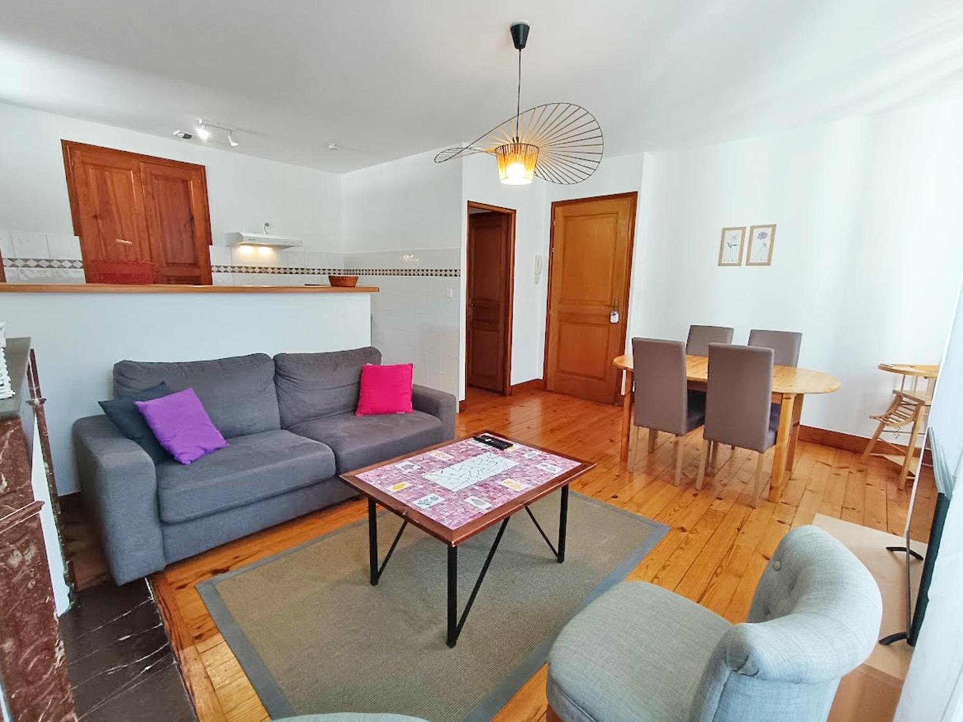Appartement Le Petit Cerf, T3, Wifi, Cave à Bagnères-de-Luchon Extérieur photo